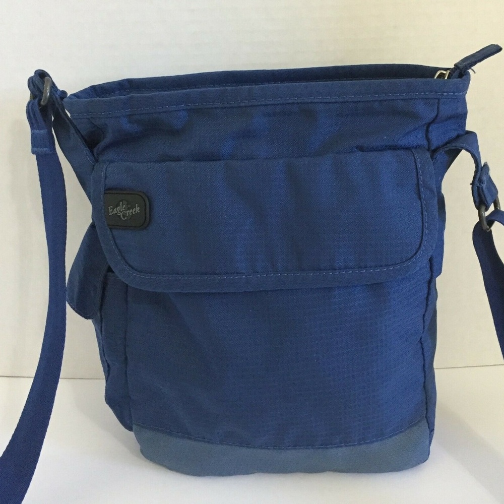 Eagle Creek Crossbody Messenger Bag *SOLD*